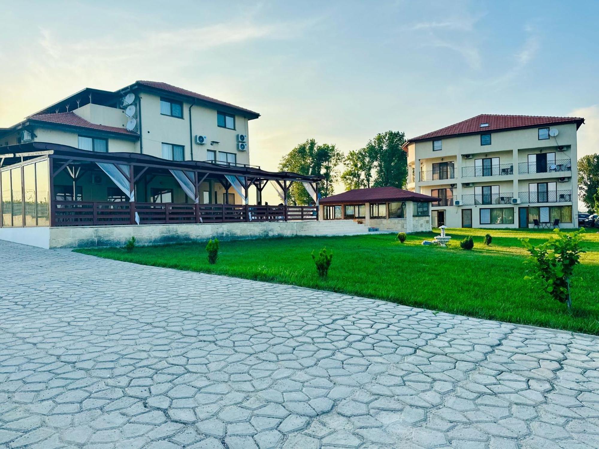 Hotel Pensiunea Fabian à Jurilovca Extérieur photo