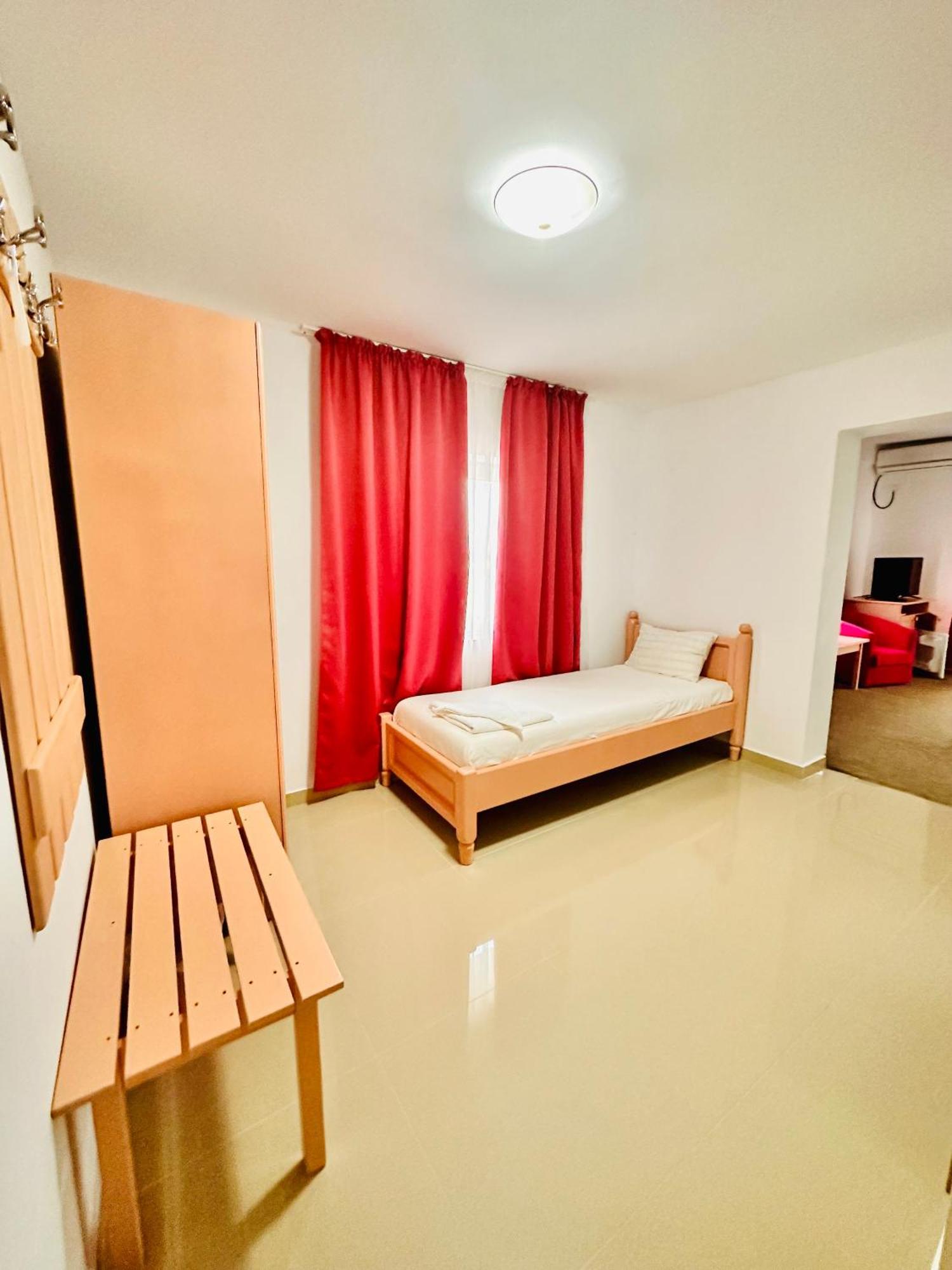 Hotel Pensiunea Fabian à Jurilovca Extérieur photo