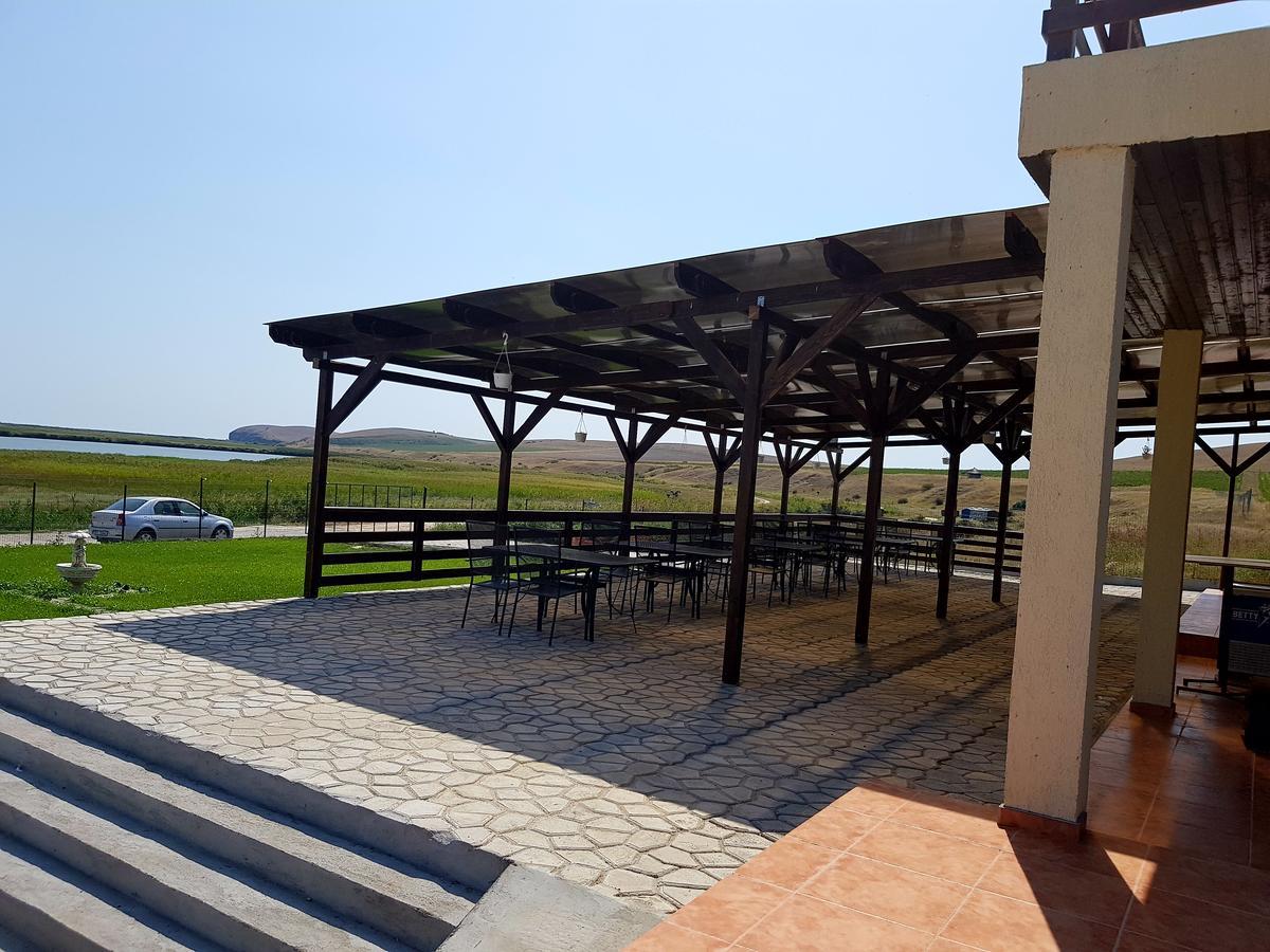 Hotel Pensiunea Fabian à Jurilovca Extérieur photo