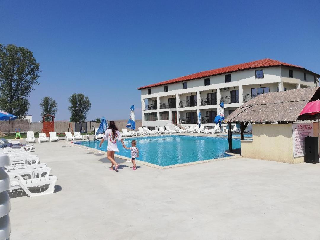 Hotel Pensiunea Fabian à Jurilovca Extérieur photo
